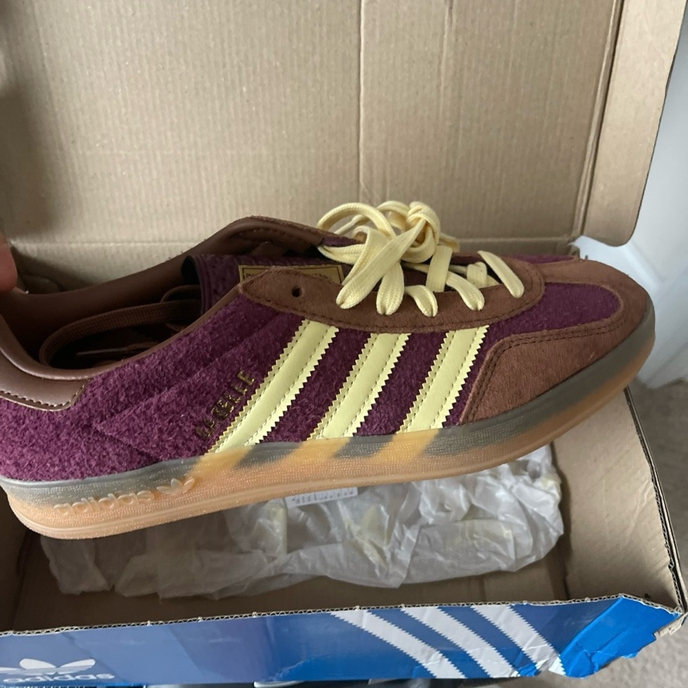 Adidas Gazelle Burgundy